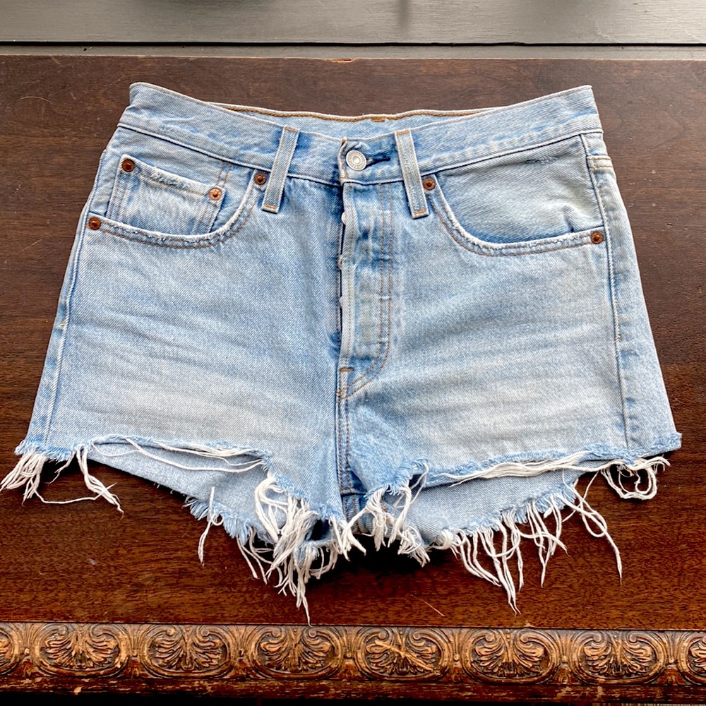 Great condition Levi shorts